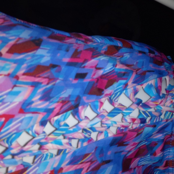 BATHING SUIT- one piece - Picture 2 of 9